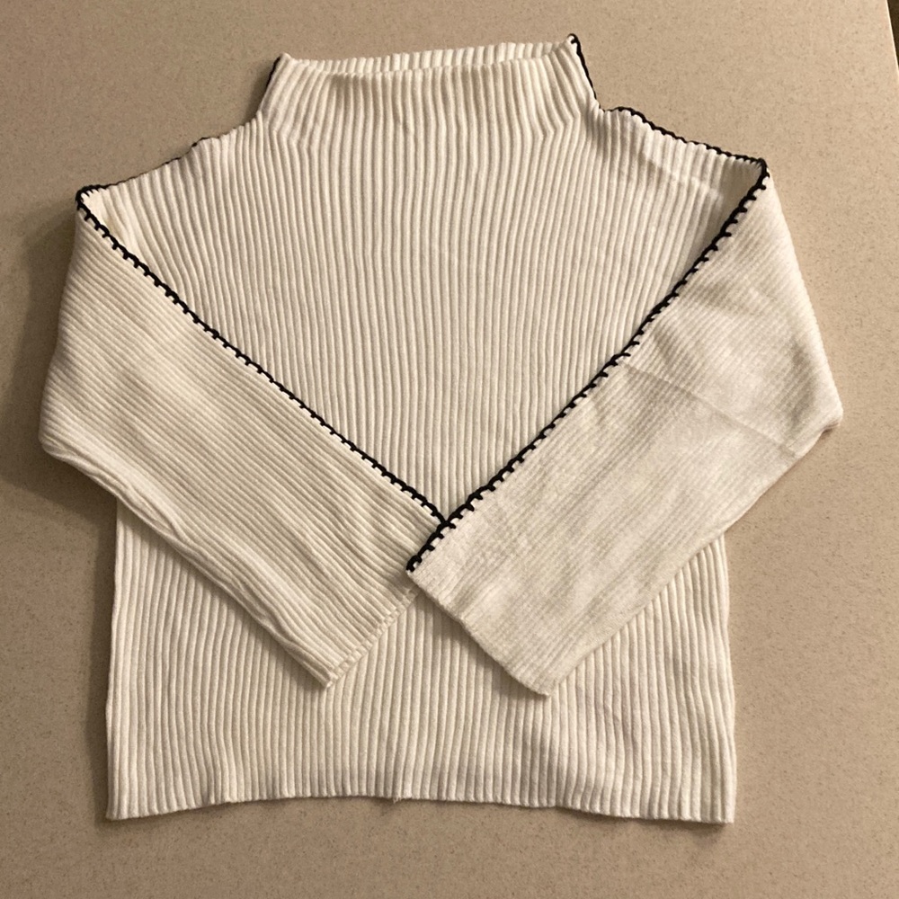 Kirundo NWT White Sweater with Black Accent Women Size XL - Picture 8 of 14